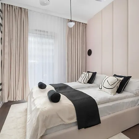 Luksusowe W Centrum Wroclawia Blisko Parku Z Klimatyzacja W Salonie By Renters * Wrocław