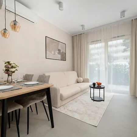 Luksusowe W Centrum Wroclawia Blisko Parku Z Klimatyzacja W Salonie By Renters Apartmán Vratislav