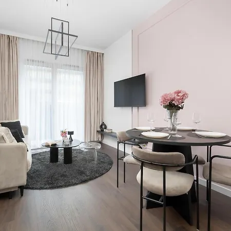 Luksusowe W Centrum Wroclawia Blisko Parku Z Klimatyzacja W Salonie By Renters 브로츠와프