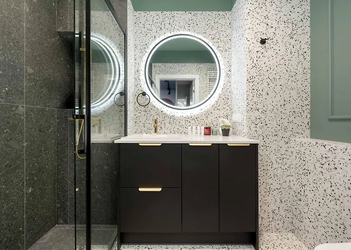 Luksusowe W Centrum Wroclawia Blisko Parku Z Klimatyzacja W Salonie By Renters Apartment