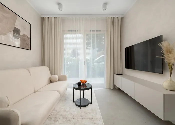 Luksusowe W Centrum Wroclawia Blisko Parku Z Klimatyzacja W Salonie By Renters Apartment