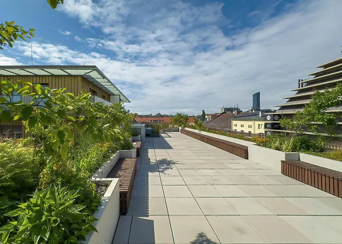 Luksusowe W Centrum Wroclawia Blisko Parku Z Klimatyzacja W Salonie By Renters Apartment Wroclaw