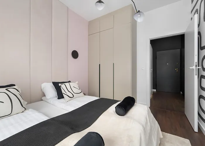 Luksusowe W Centrum Wroclawia Blisko Parku Z Klimatyzacja W Salonie By Renters *